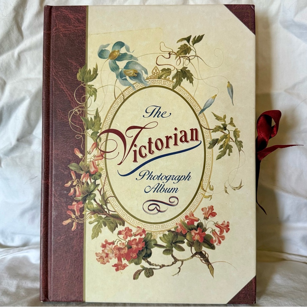 Beautiful Vintage Victorian Photo Album by Colour Library Books